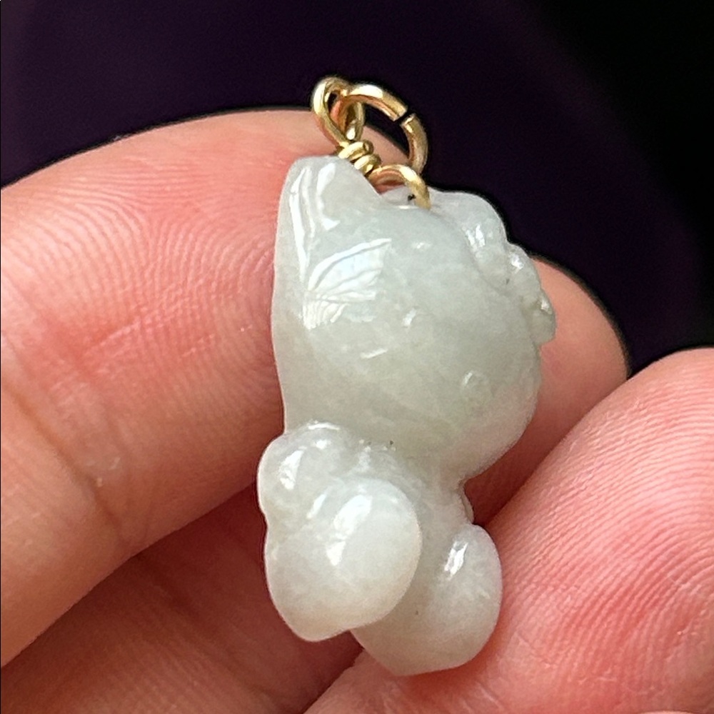 🖤Carved Jade Kitty pendant - Picture 4 of 12